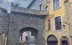 Aux Portes Du Mont Anis